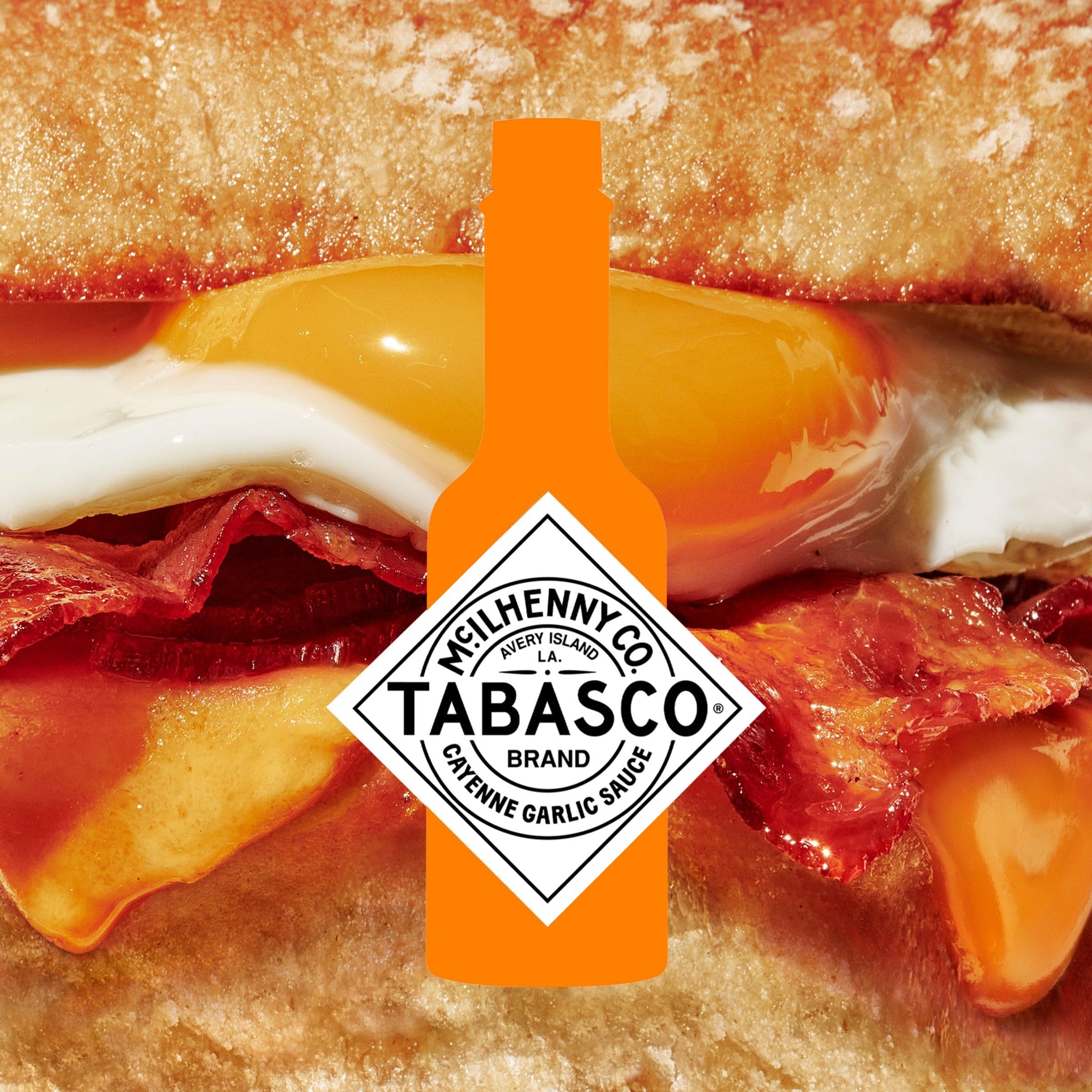 TABASCO Brand Cayenne Garlic Pepper Sauce, Mild Hot Sauce, Glass Bottle, Smoky & Zesty Blend with Savory Garlic, Bold Flavor, Great for Italian Dishes