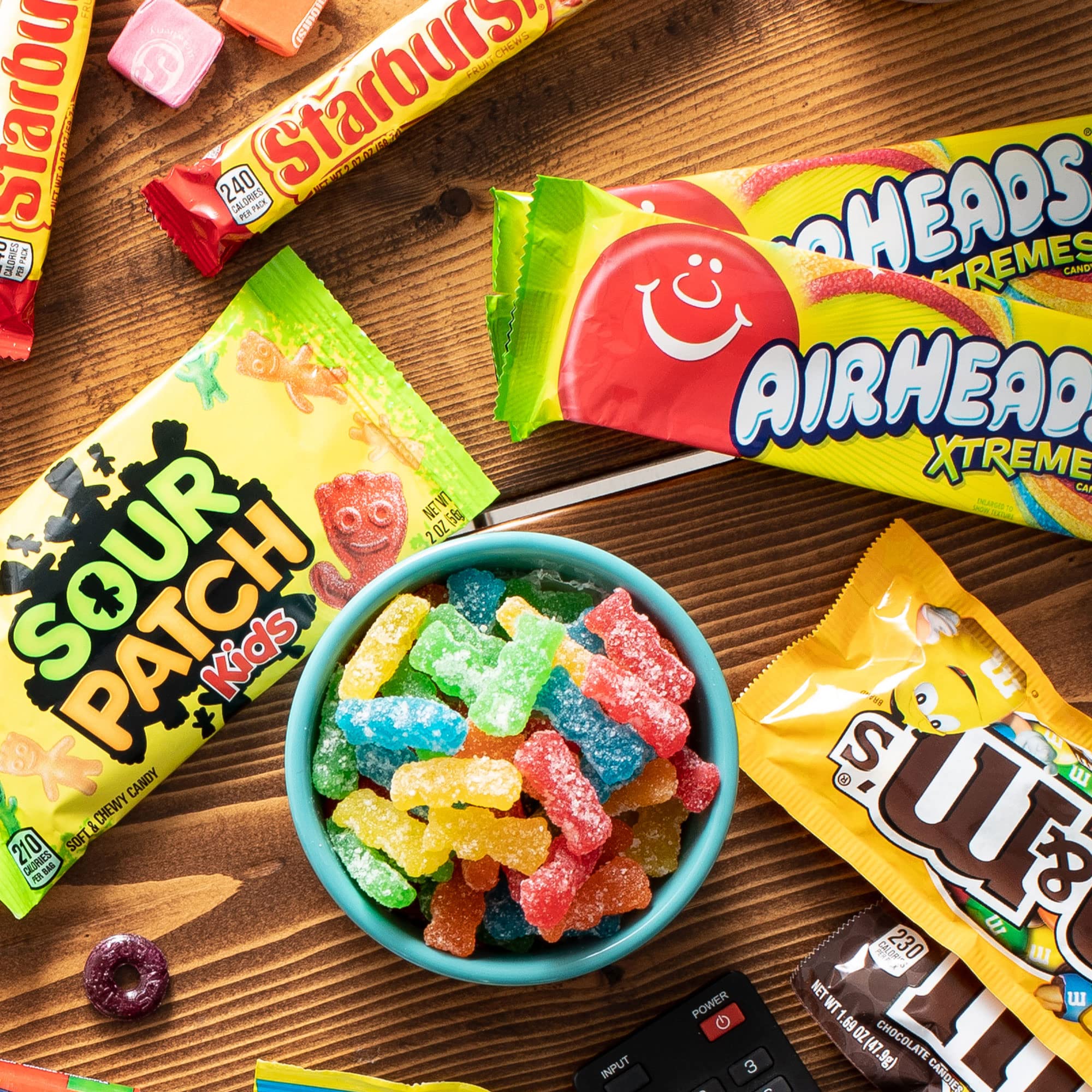 Small Mother's Day Snack Box (30 Piece Variety Gift Basket Care Package) Chips, Candy, Peanuts, Popcorn, Cookies, Gummy Snacks, Chocolates & More