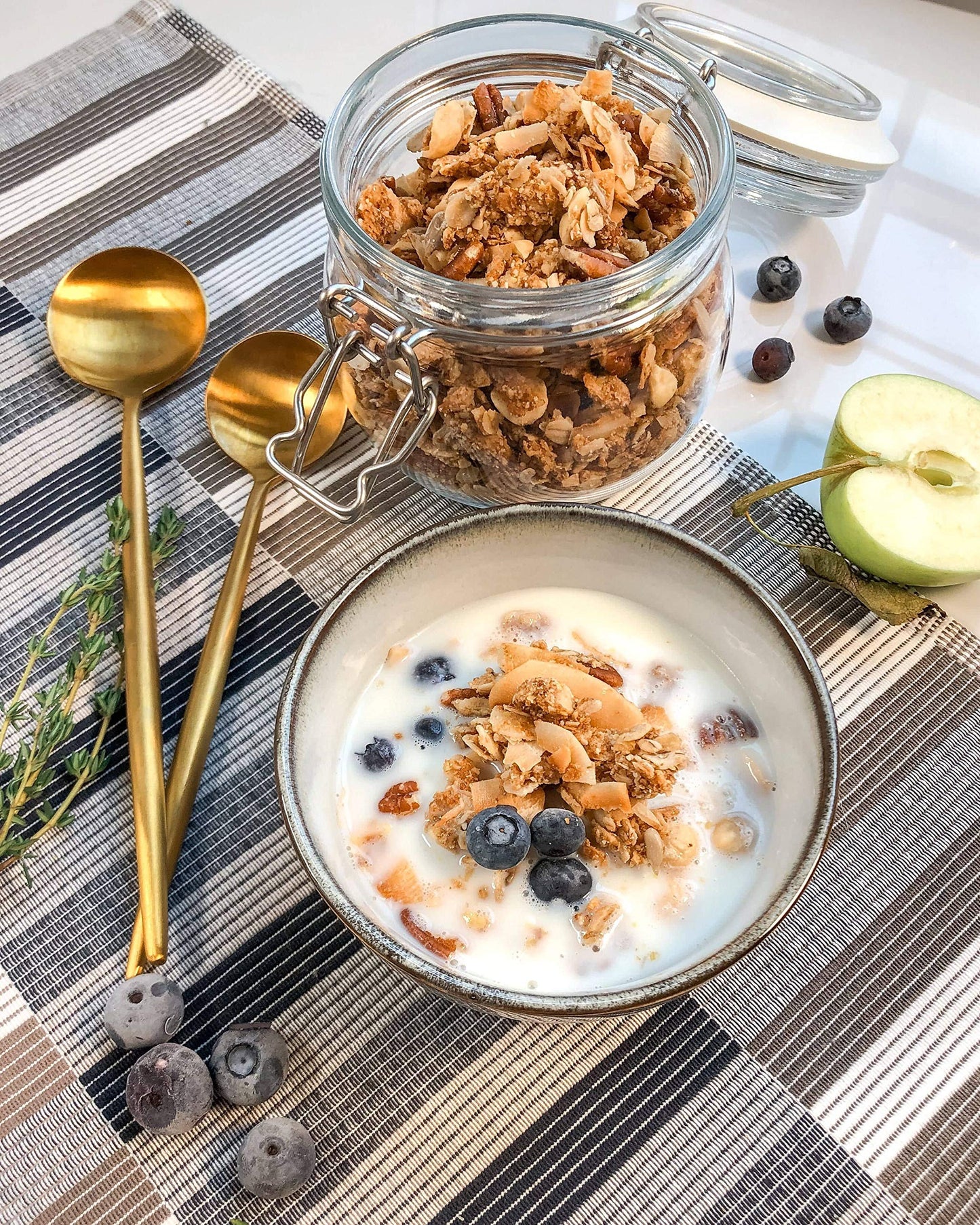 Food to Live Organic Golden Crunchy Granola, 6 Pounds - Small Batch, Handcrafted, Bulk, Great as Snack & for Breakfast Cereals, Contains Hazelnuts