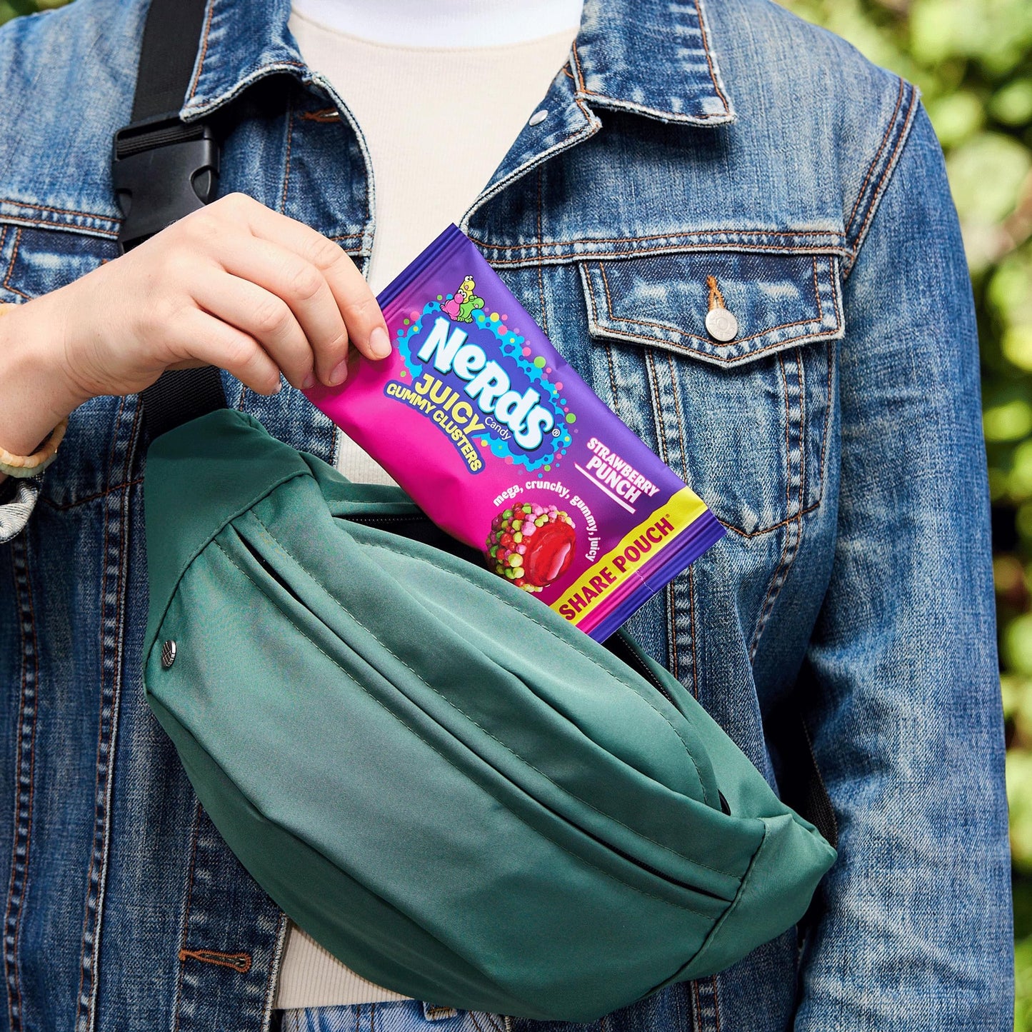 NERDS Juicy Gummy Clusters, Strawberry Punch, Juicy and Gummy Candy, 1 Share Pouch, for Snacking and Sharing, 2.65 oz